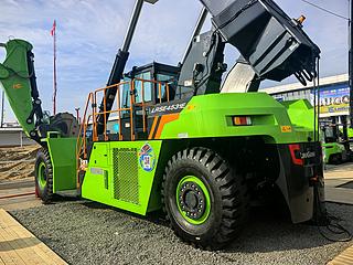 柳工LRSE4531E起重机整机外观