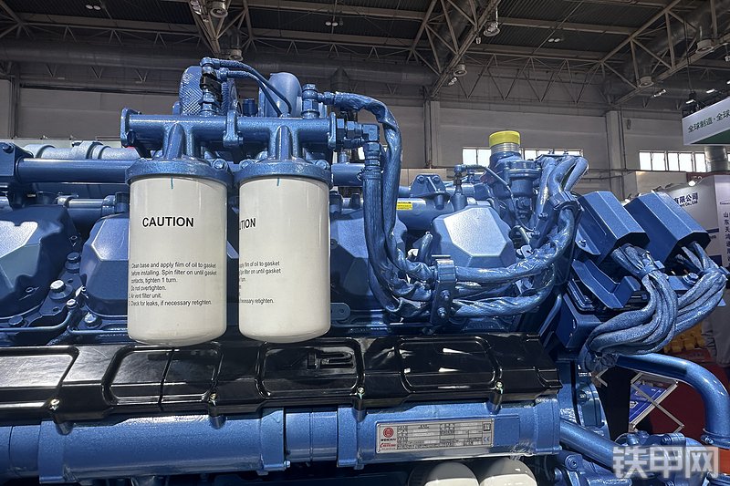 潍柴12M13发动机整机外观