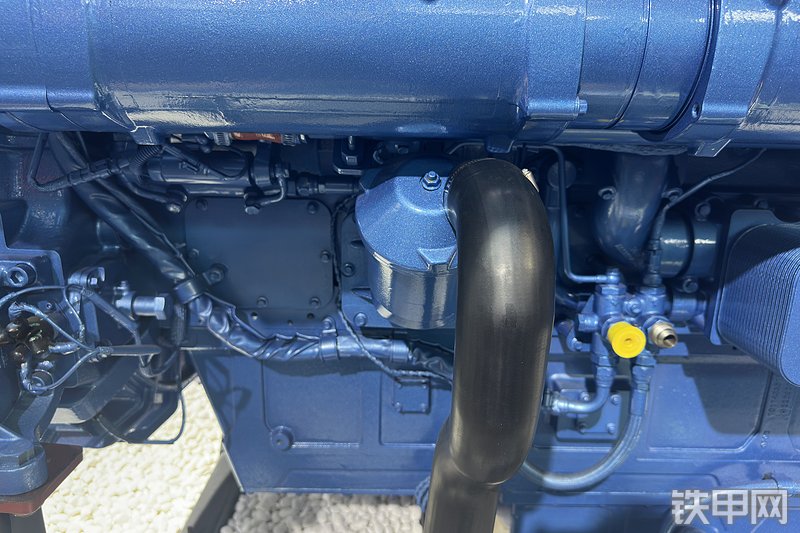 潍柴12M13发动机整机外观