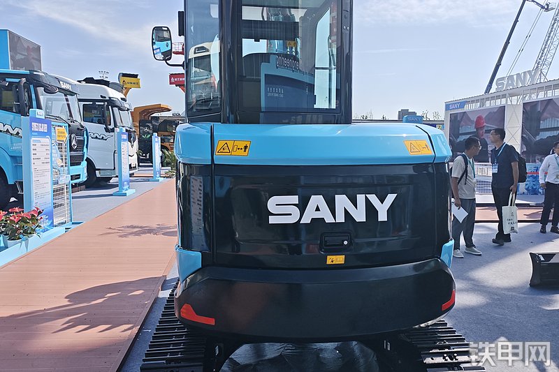 三一重工SY35E挖掘机整机外观