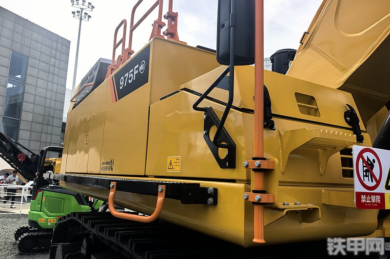 柳工975FMAX挖掘机整机外观