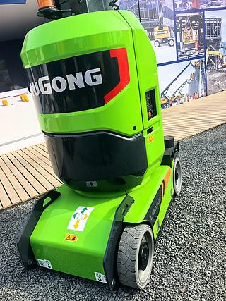 柳工LM09JE高空作业机械整机外观