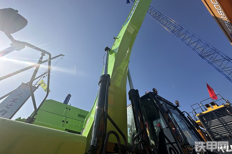 太重集团TZ350EH挖掘机整机外观