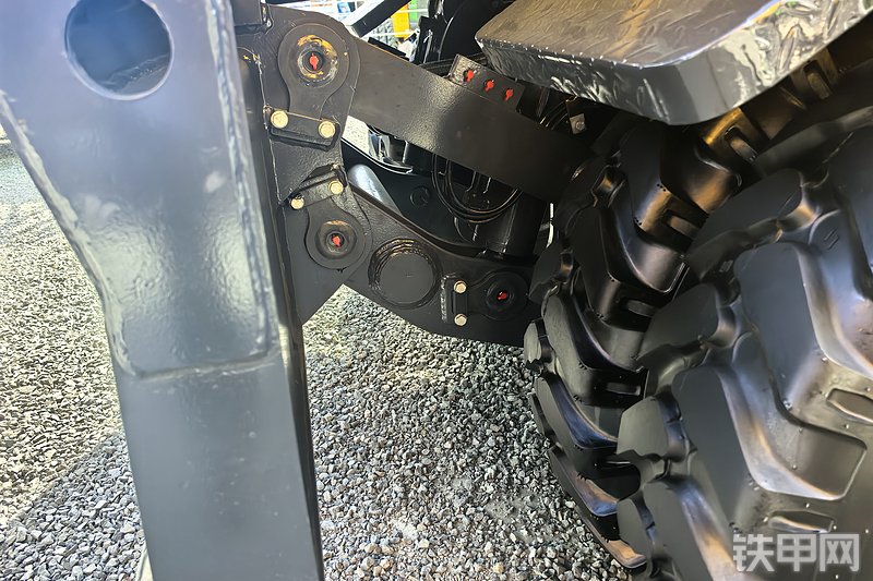 柳工915FW挖掘机整机外观