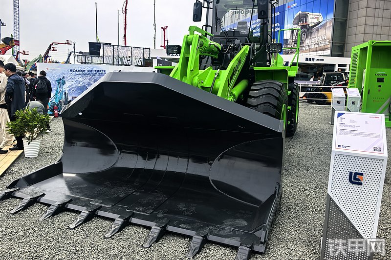 柳工862HE装载机整机外观