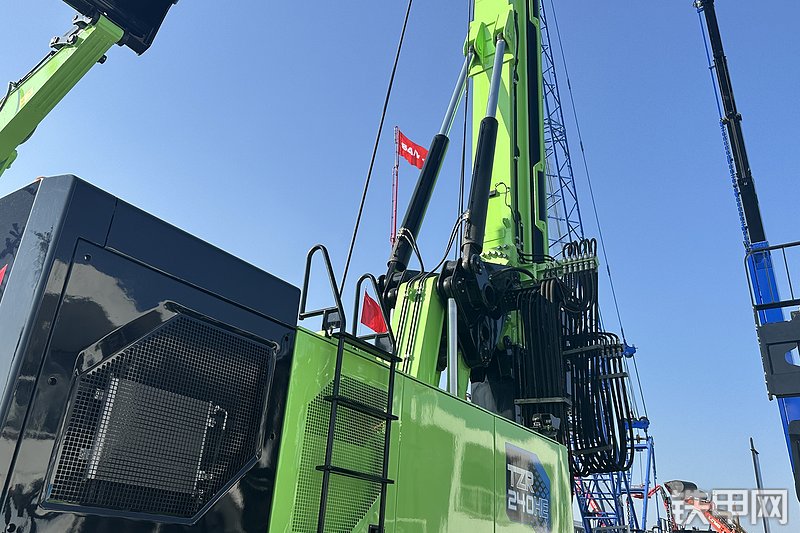 太重集团TZR240HE旋挖钻整机外观