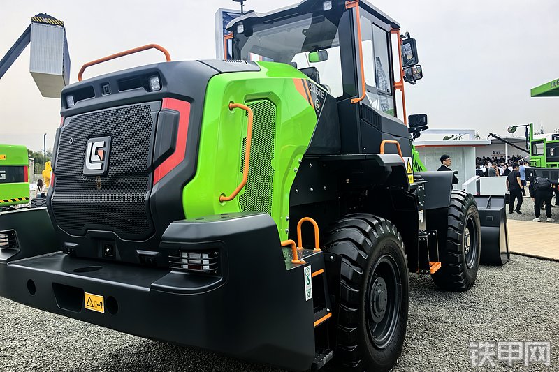 柳工835TE装载机整机外观