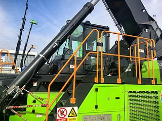 柳工LRSE4531E起重机整机外观