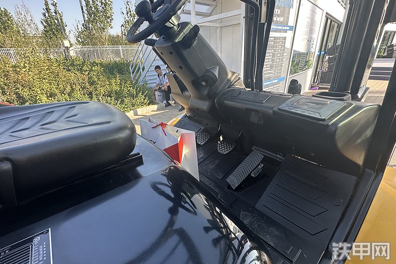 太重集团TZFB30叉车整机外观