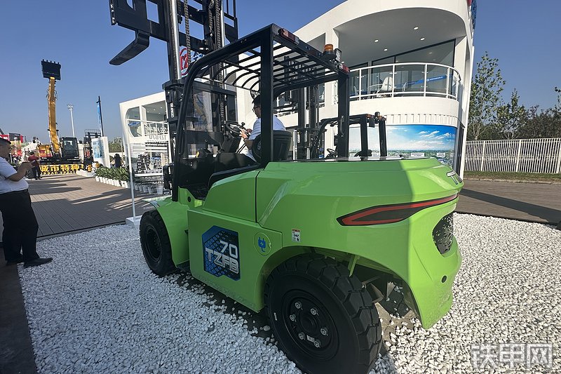 太重集团TZFB70叉车整机外观