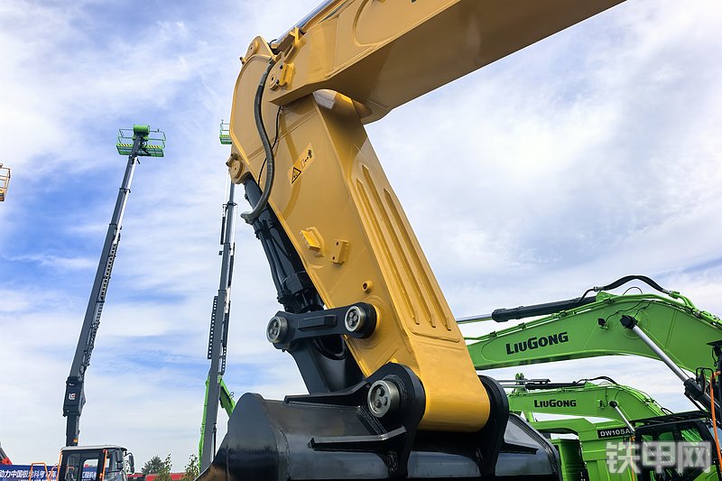 柳工975FMAX挖掘机整机外观