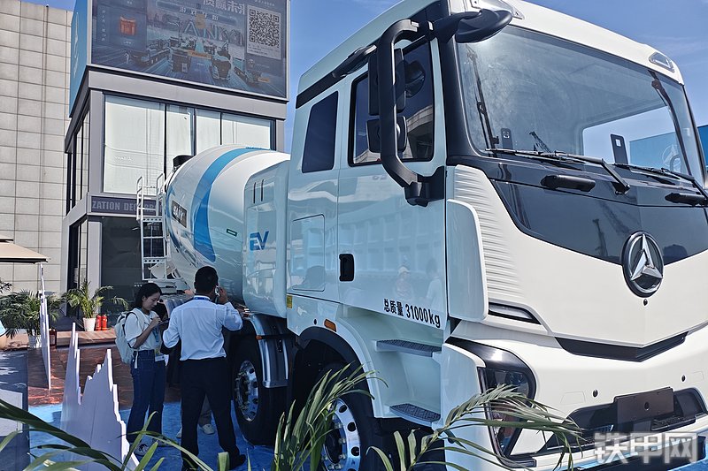 三一重工SYM5318GJB1BEV工程自卸车整机外观