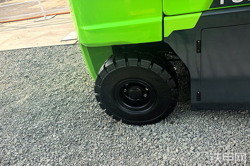 柳工CPD50F叉车整机外观