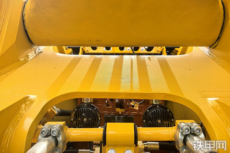 柳工975FMAX挖掘机整机外观