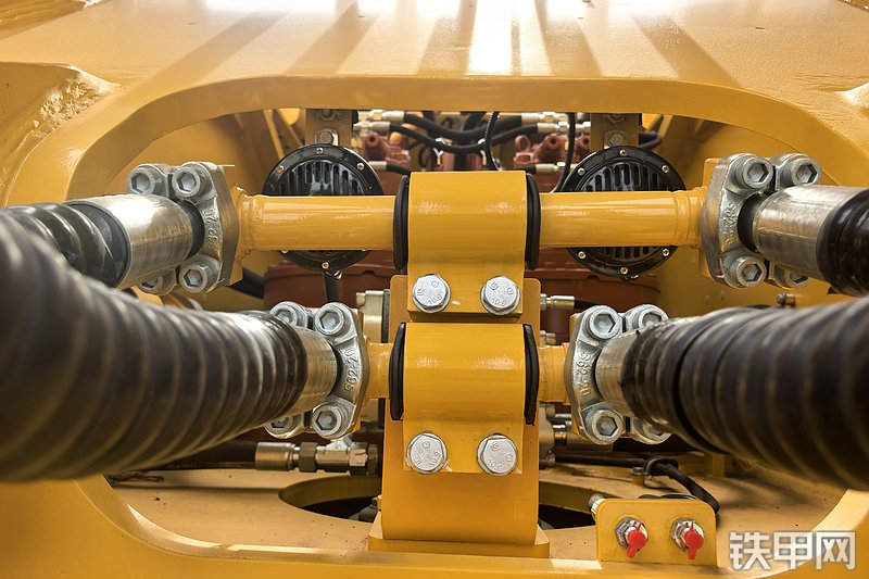 柳工975FMAX挖掘机整机外观