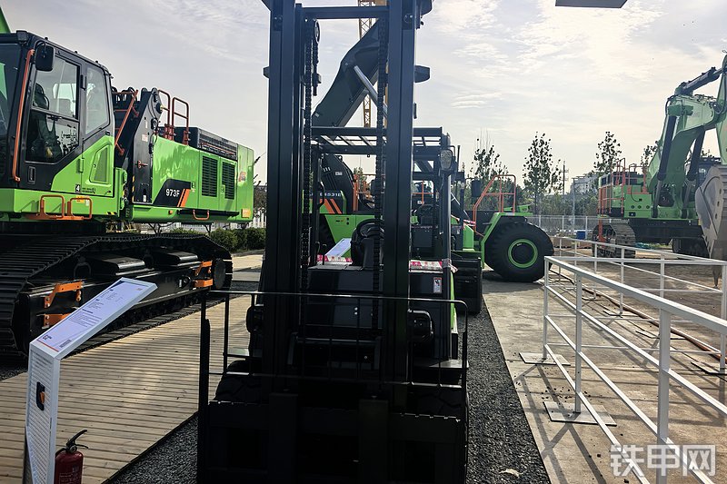 柳工CPD50F叉车整机外观