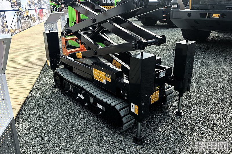 柳工LS0610EC高空作业机械整机外观