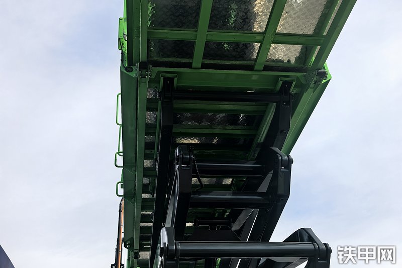 柳工LS1623ERT越野高空作业机械整机外观