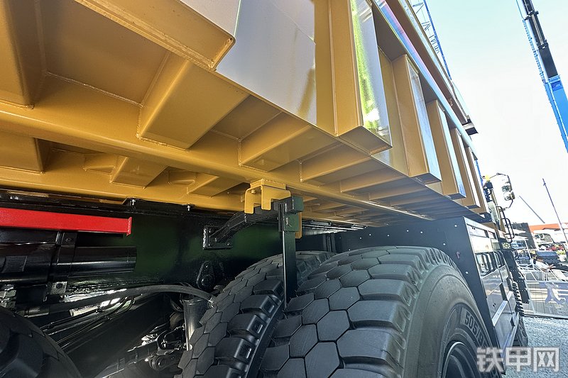 太重集团TZK160DE非公路自卸车整机外观