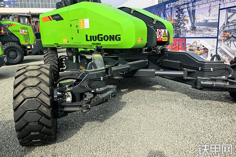 柳工LT38JE-C高空作业机械整机外观