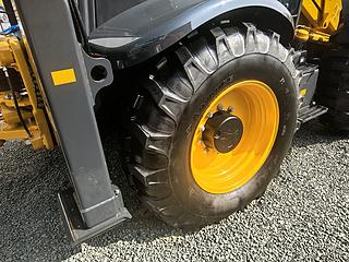 柳工777A-S MAX挖掘装载机整机外观