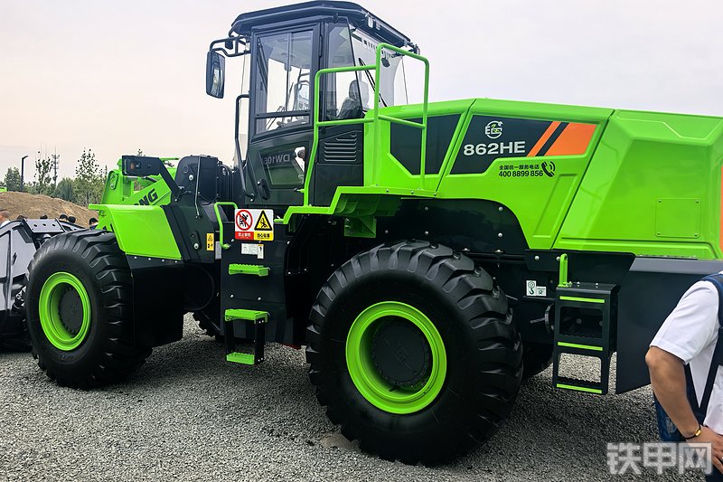 柳工862HE装载机整机外观