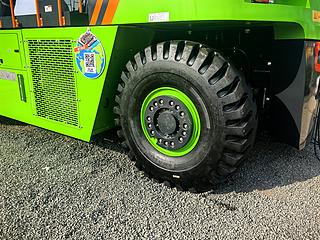 柳工LRSE4531E起重机整机外观