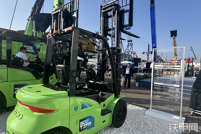 太重集团TZFB30叉车整机外观