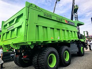 柳工DW105AE非公路自卸车整机外观