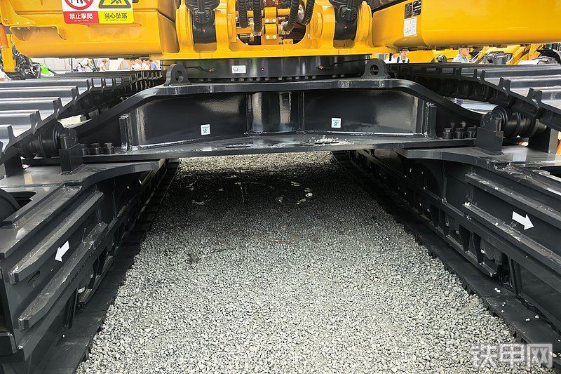 柳工975FMAX挖掘机整机外观