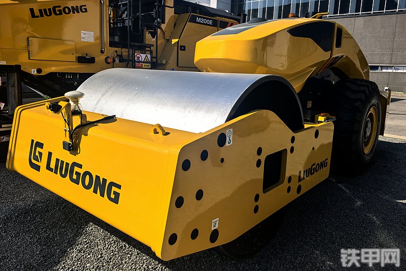 柳工6622E单钢轮压路机