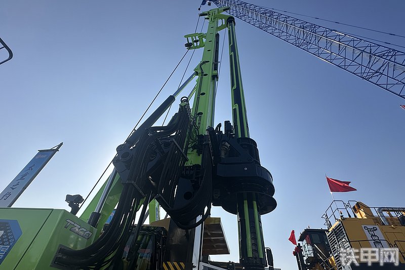 太重集团TZR240HE旋挖钻整机外观