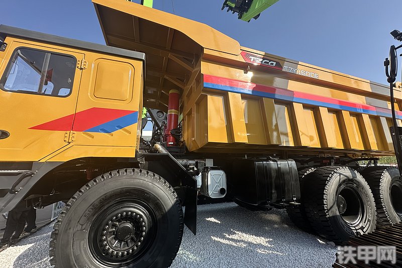 太重集团TZK160DE非公路自卸车整机外观