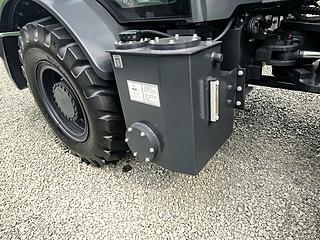 柳工820TE装载机整机外观