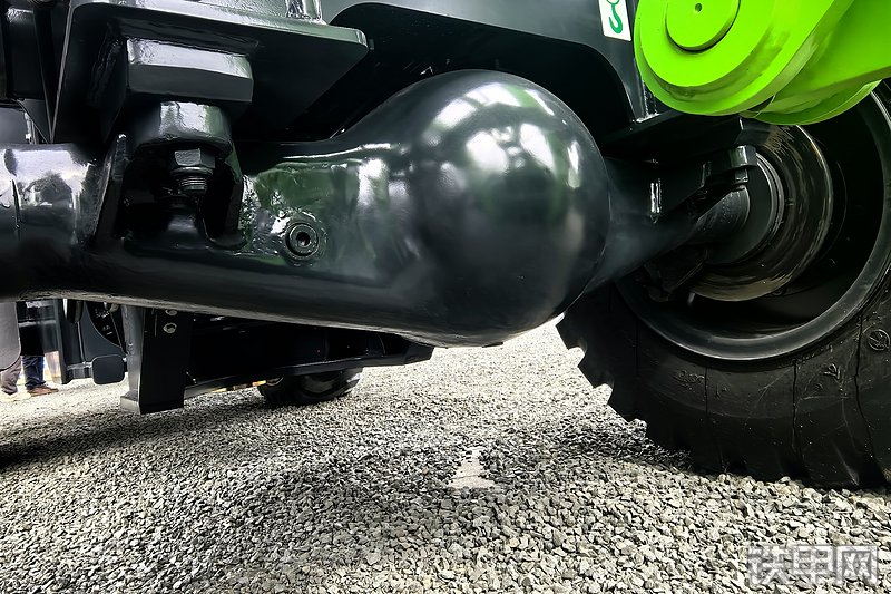 柳工835TE装载机整机外观