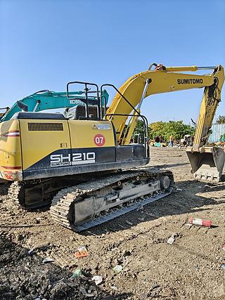 住友 SH210-7 挖掘机图片