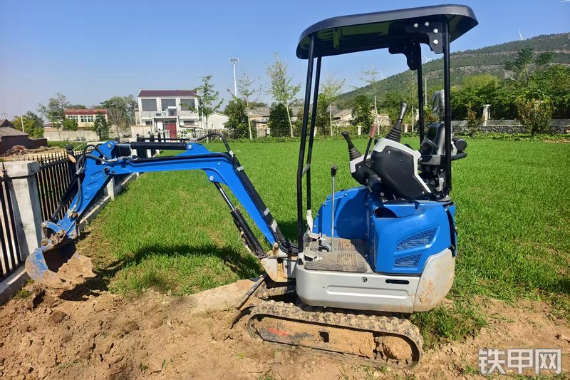 山东立派ND1322履带式挖掘机