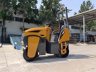 思拓瑞克ST1200压路机