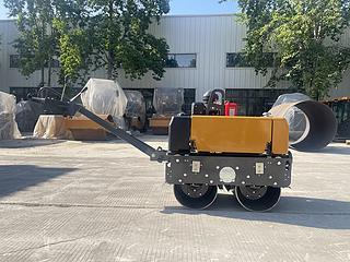 思拓瑞克SVH60C压路机