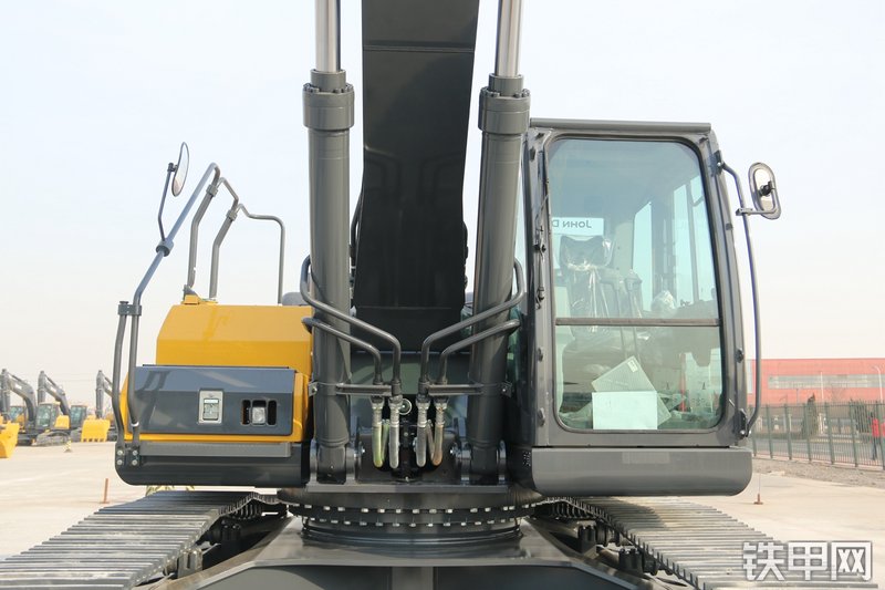 约翰迪尔E360LC挖掘机局部