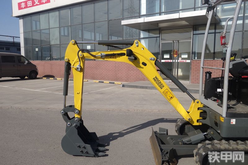 威克诺森EZ17挖掘机整机外观