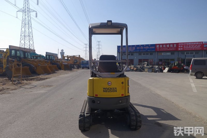 威克诺森EZ17挖掘机整机外观