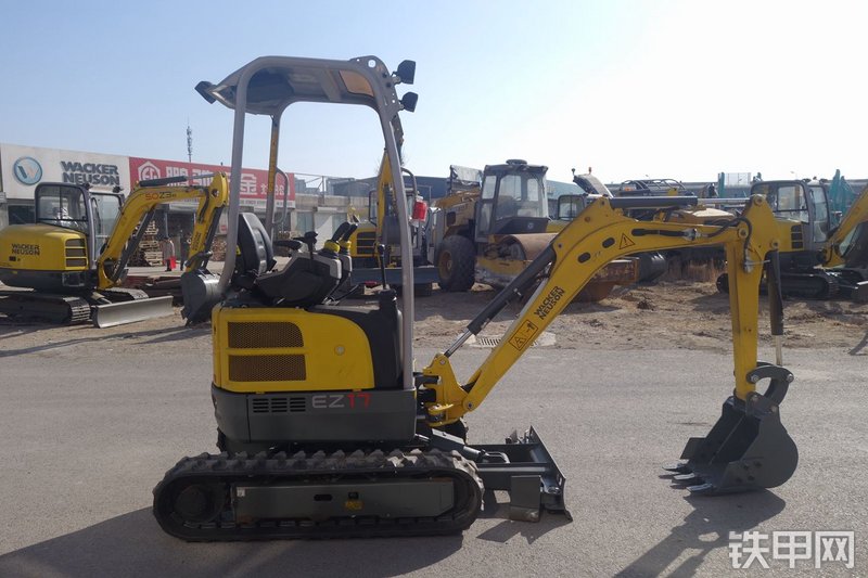 威克诺森EZ17挖掘机整机外观