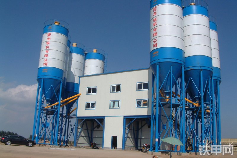 亚龙筑机HZS160混凝土搅拌站整机外观