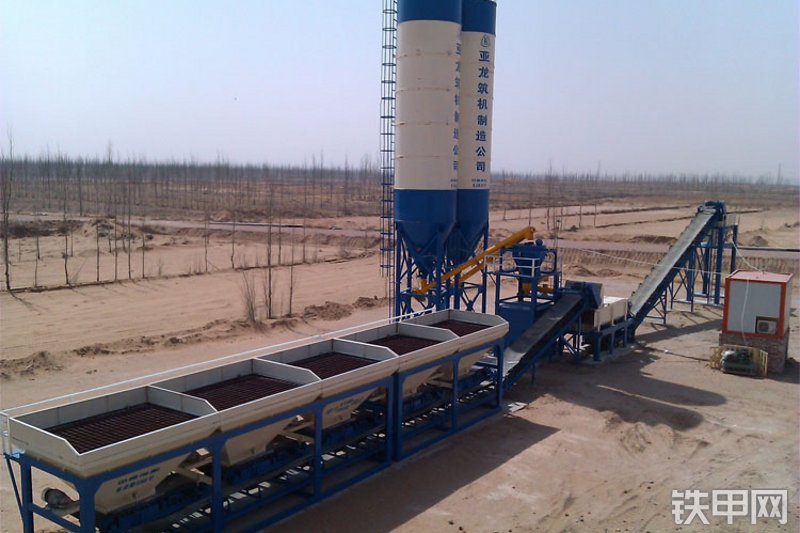 亚龙筑机HZS180混凝土搅拌站整机外观