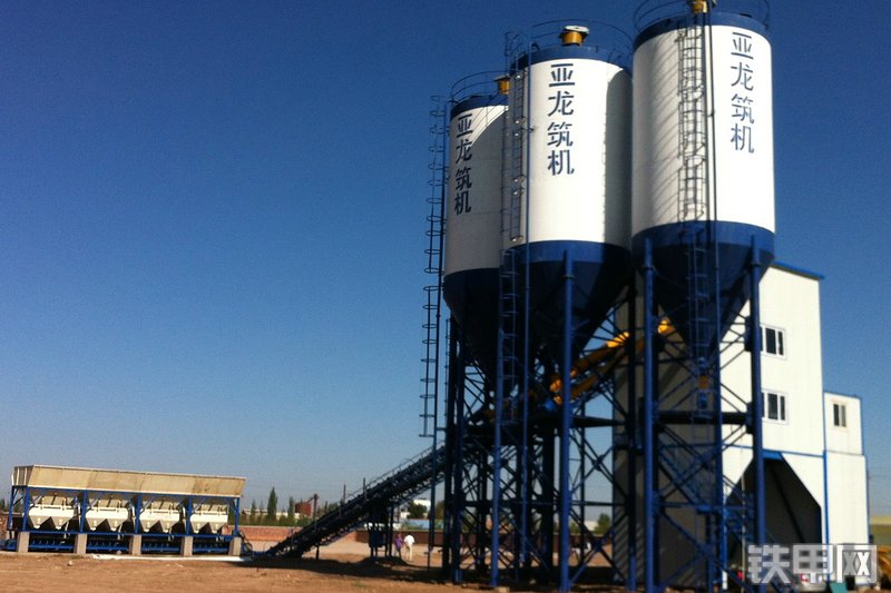 亚龙筑机HZS160混凝土搅拌站整机外观