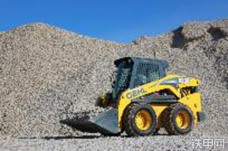 盖尔V330GEN2滑移装载机整机外观