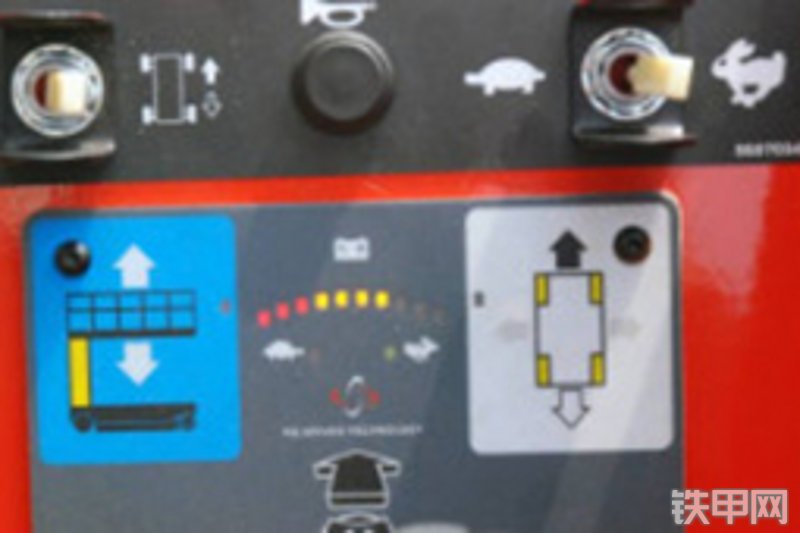 诺力AWPM9.5高空作业机械局部