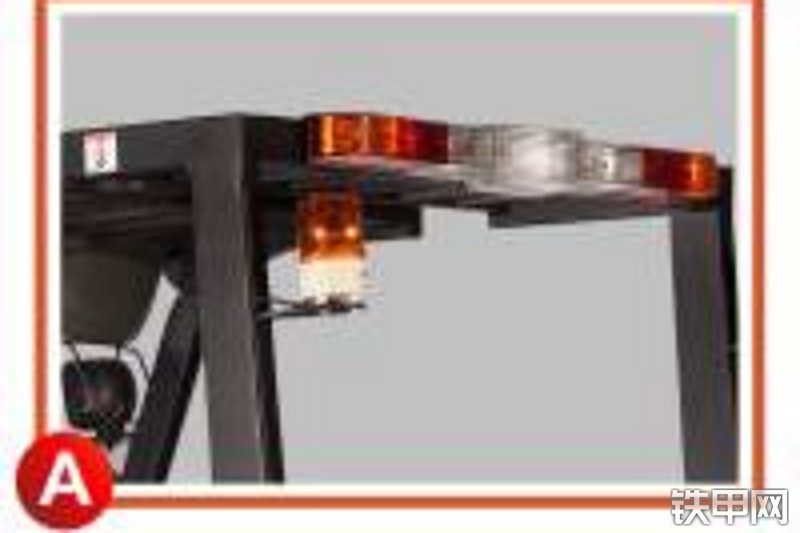 诺力FE4P25叉车局部