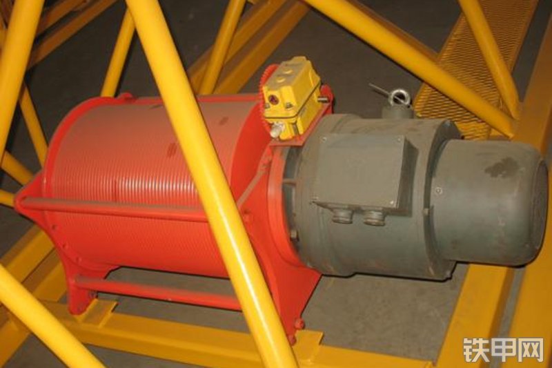 鸿达建工QTZ160起重机整机外观